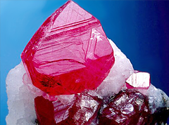 Камень рубин; минерал; украшения из рубина; рубин камень знак зодиака